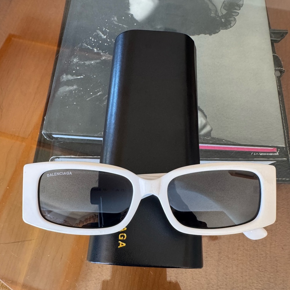 Balenciaga White Rectangular Sunglasses with Blac… - image 9